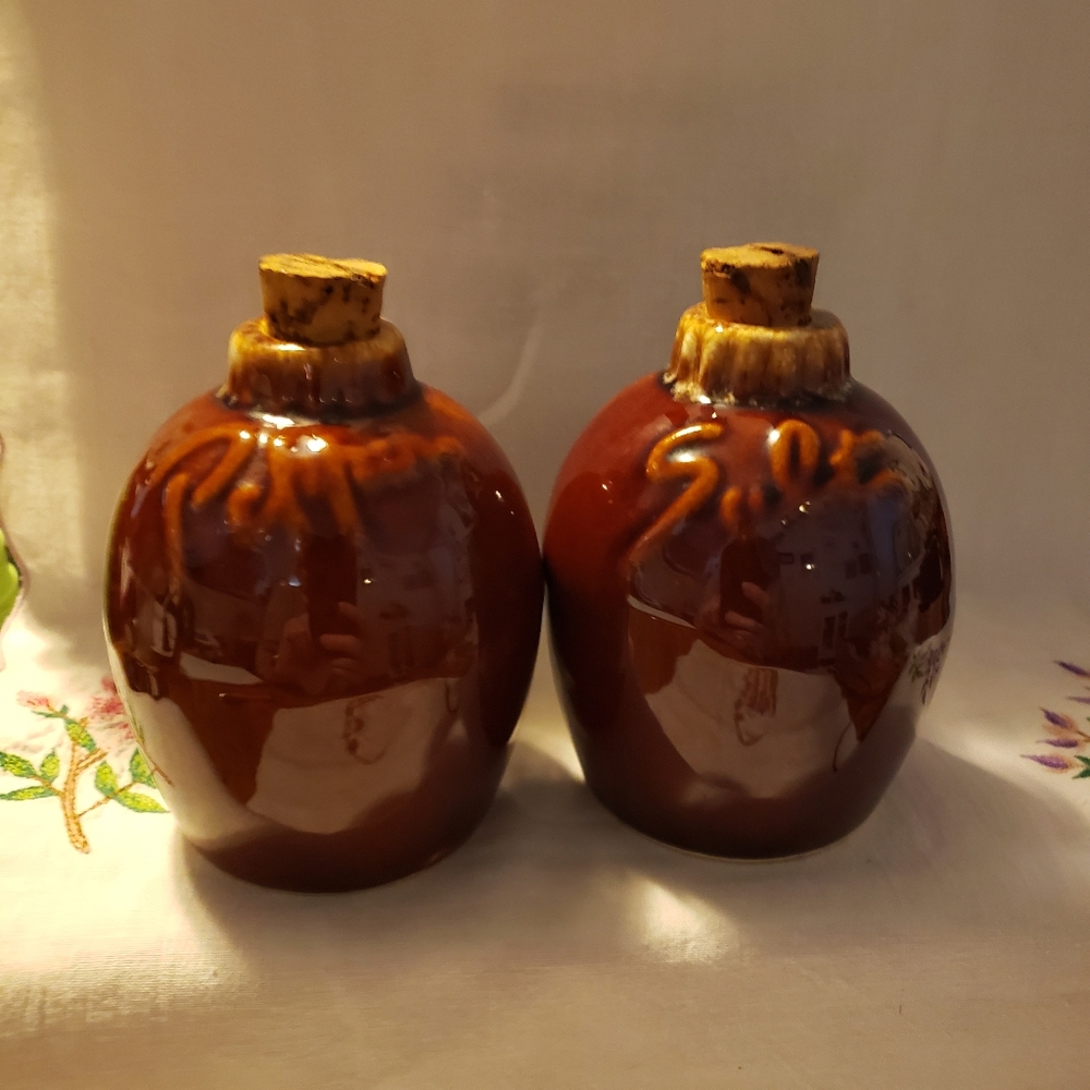 Vintage Hull Ceramic Brown Mirror Drip Glaze 1960's Salt And Pepper Shakers